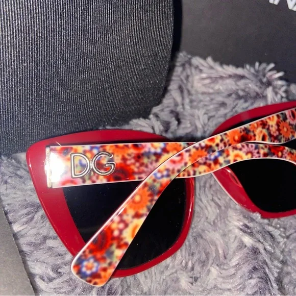 Dolce & Gabbana Red and Black Sunglasses Floral Design - Picture 4 of 8